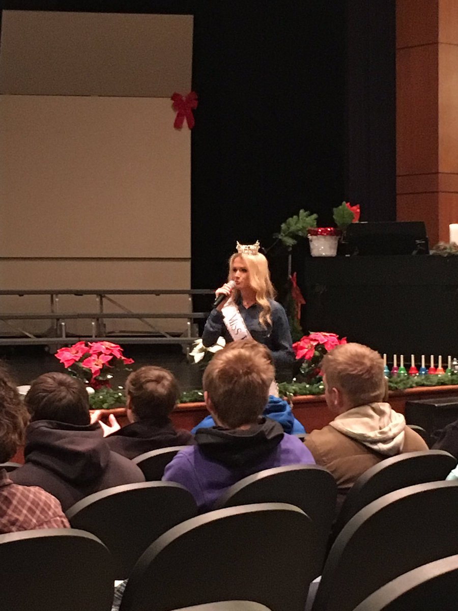 MarionHSusd4081's tweet image. Miss Kansas at Marion High School to talk about traffic safety #SAFEprogram #warriorpride