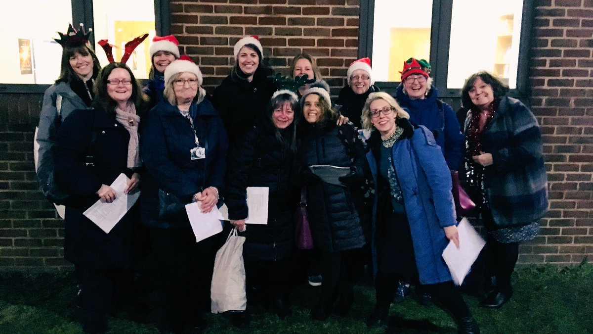 So proud of The Singing Mertones this evening. They fought the wind and the cold to bring us some true festive cheer ✨🎄 We’ll certainly be having a Holly Jolly Christmas now!
