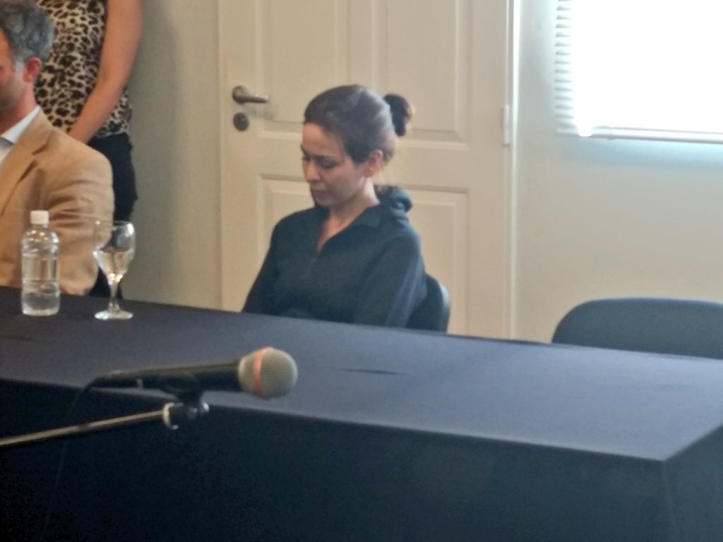 f5noticiasok's tweet image. #Ahora #Embrujo Daniela Souza vuelve a la cárcel por no cumplir las normas del arresto domiciliario. "Usted sabía que no podía desviarse y tiene puesto un GPS" le dijo el Juez. Está situación es insalvable.