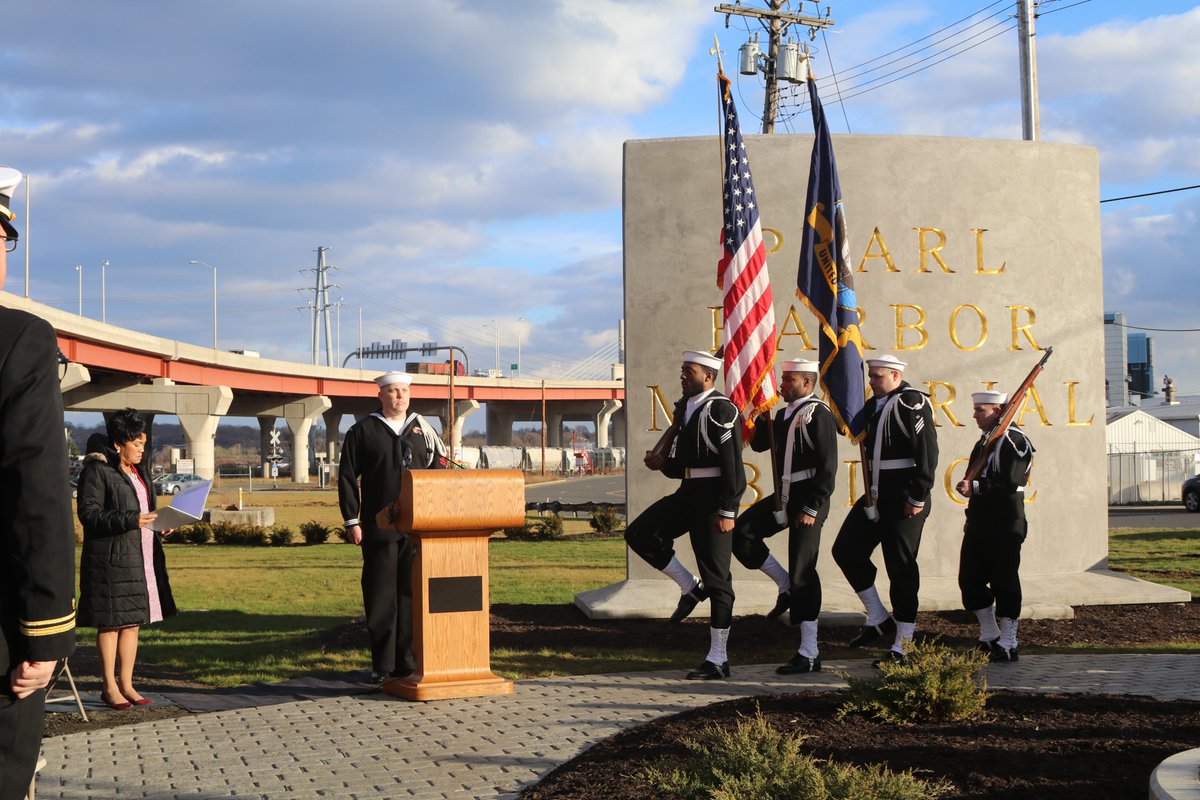 QBridgeProgram's tweet image. Yesterday, we were honored to have Pearl Harbor survivor Floyd Welch join us for a dedication ceremony at the new Pearl Harbor Memorial Park. Today, 77 years after the attack, let us reflect all who served our country and take a moment for those who never returned. #neverforget
