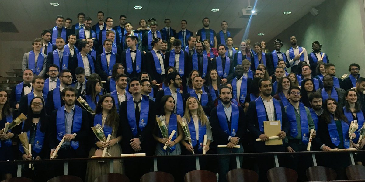 TelecomStE's tweet photo. #RDD2018 🎓
Une dernière photo de promo avant d'entrée véritablement dans la vie active ! #felicitations 👍🍾🎓 https://t.co/f6ly9NlD1T