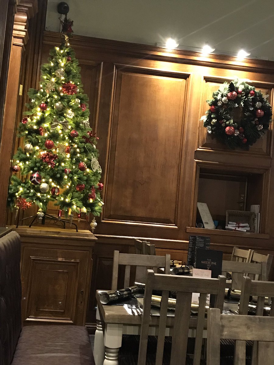 lchowarth's tweet photo. @BRO_NPS Rochdale office Christmas do getting underway 🥂 https://t.co/8beuVKGUlE