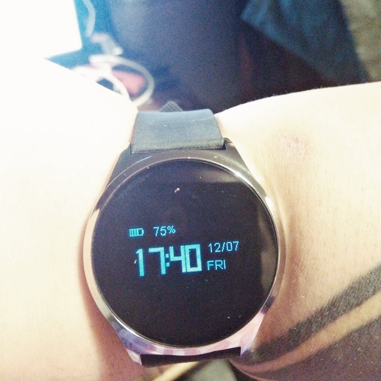 avon akantha smart watch