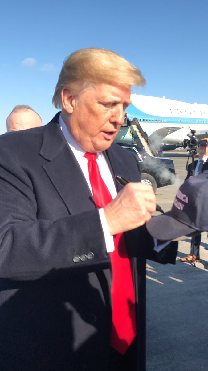 pureromancekc's tweet photo. By far one of the coolest days ever! Selfie pic fail, but this isn’t zoomed! #shookhishand #America @realDonaldTrump https://t.co/QjSxDcxkry