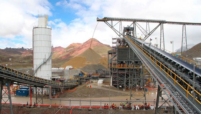 Minproperu's tweet photo. @snmpeperu : Cuatro #regiones del sur concentran casi 49 por ciento de inversión #minera. https://t.co/1w7qnjbdTi