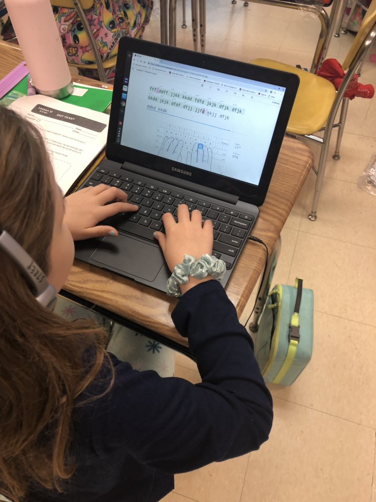 ckear4thgrade's tweet photo. So impressed with the students in 4K. They have learned that using both hands can help you type more accurately &amp; at a faster pace. Thanks to Typing Club.@ViolaAchieves @violafourth https://t.co/Z6KefnvtzJ