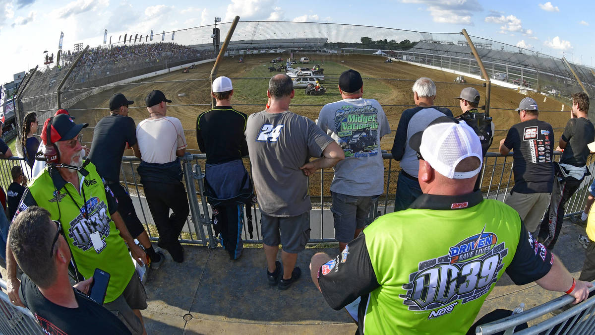 Infield dirt track, USAC Midgets set for Indianapolis Motor Speedway return bit.ly/2ElZkBy https://t.co/R6p0zKxYhC