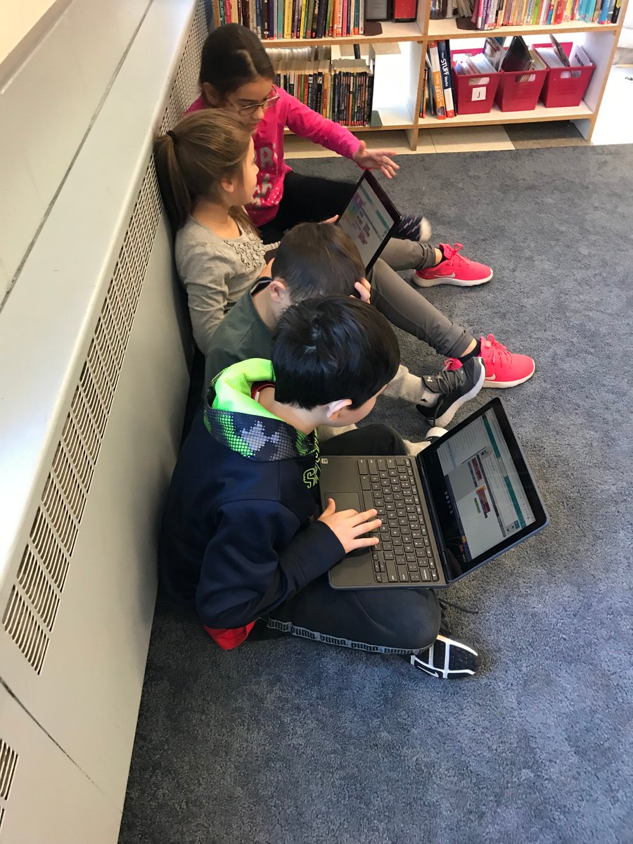 PCameronOCSB's tweet image. Coding with our Grade 4 buddies! @stgregory45 #HourOfCode #clcCodeWeek