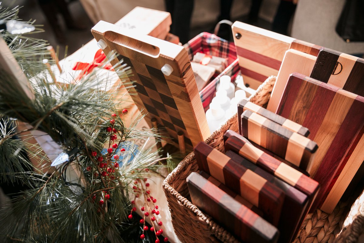 We can’t get enough of the beautiful craftsmanship and talent of the #sowawinterfestival2018 vendors 🎁 Stop by and see it all for yourself this weekend🎄🥂✨ Also, don't forget to stop by the artist studios + galleries as they are open tonight for First Friday! 🎨