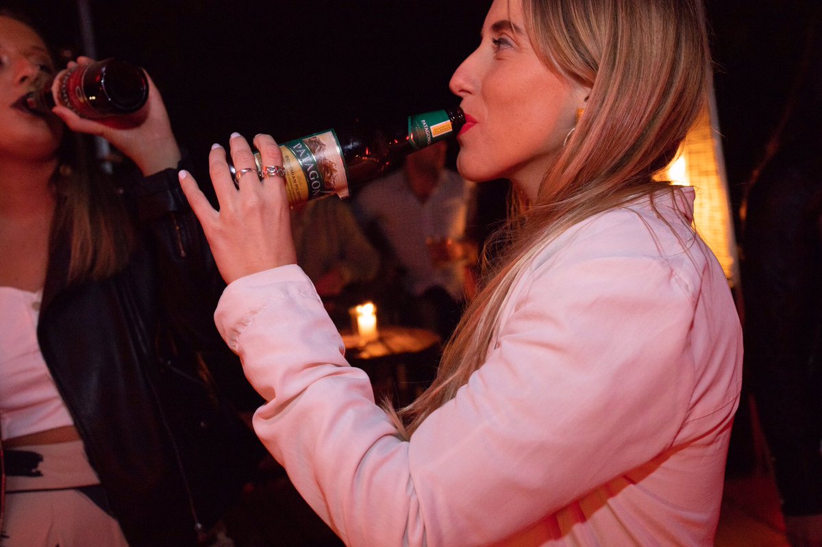 Ayer todo el equipo de @rappiuruguay festejo en el rooftop de su casa en Uruguay 💫 fin de año y nosotros lo hicimos posible ✔️✨🎉 #rappiuruguay #endoftheyear 🍭🍬💥 @micallambi 📸