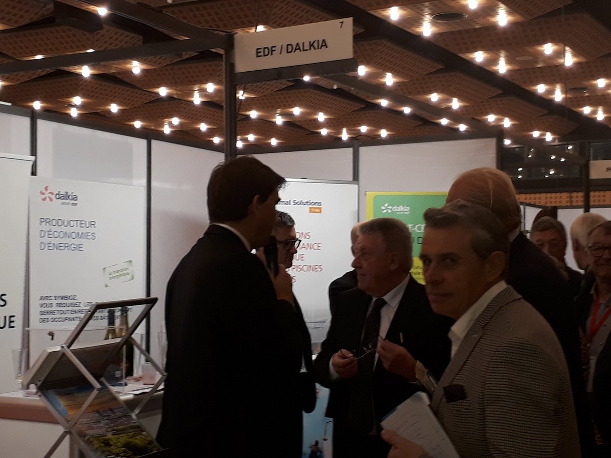 vrobert63's tweet photo. @EDF_AuRhAlpes au 10ème CME #Elus d'#Auvergne retrouvez nous au stand N°7, inauguration, partage autour #Economiedénergie #Transitionécologique #EDFCollectivités
@EDF_AuRhAlpes avec @Thierry_MEGE https://t.co/cON9IMsIqH