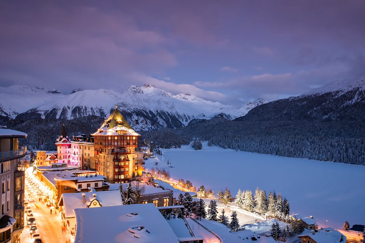 LUXCOM's tweet image. @LUXCOM is collaborating withiconic Badrutt's @PalaceBadrutts in St Moritz to create a very exclusive #SnowPolo @WorldCup experience in Jan 2019). book your #vipexperience ! luxurycommunication.com/snowpoloworldc…
Photo cred: Badrutt’s Palace and Snow Polo World Cup St. Moritz. #stmoritz #palace