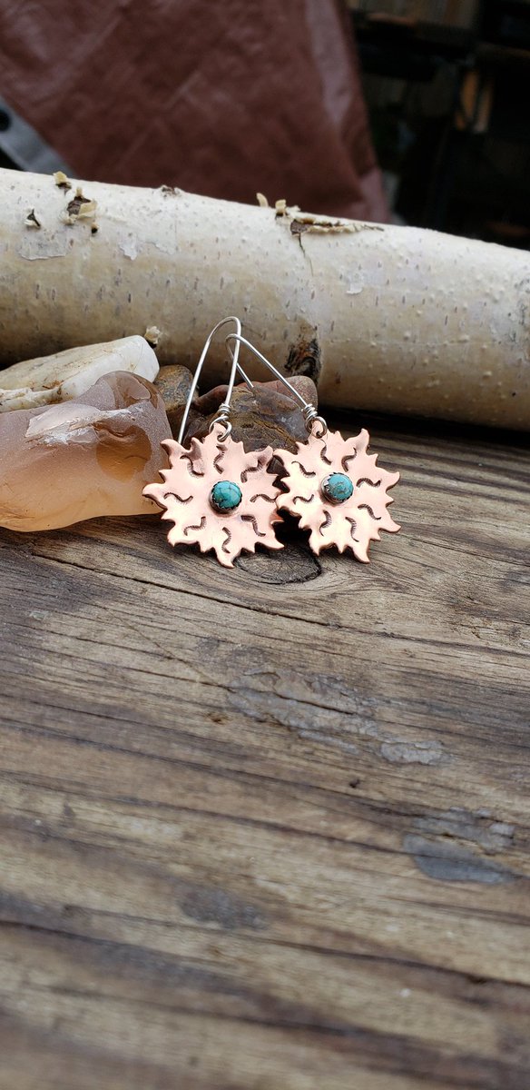 dangbravegirl's tweet photo. Turquoise Suns ☀️ dangbravegirl@etsy.com #Handmade #giftguide2018 #turquoise #sunjewelry #southweststyle #cowgirl #countryliving #westernlifestyle #copper #earrings #sunshine #optoutside #opthandmade #sloliving #slocounty #slolocal #californiagirl #countrygirl #etsy #shopsmall https://t.co/6BPKV3Z1Yp