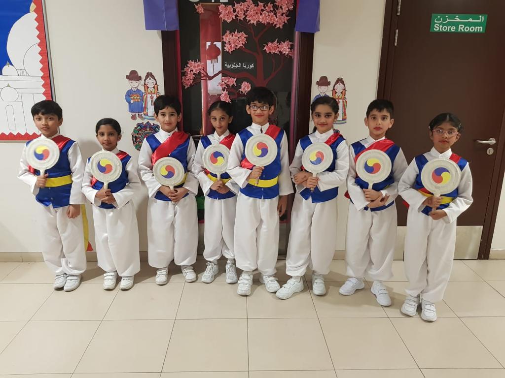 Gouri_Bhagwat's tweet photo. #Cool2B all set for the Korean Farmers' Sogo dance during #NMSPULSE2018 @Fatima_Martin @ShettySampoorna https://t.co/0fIvEvWpjo