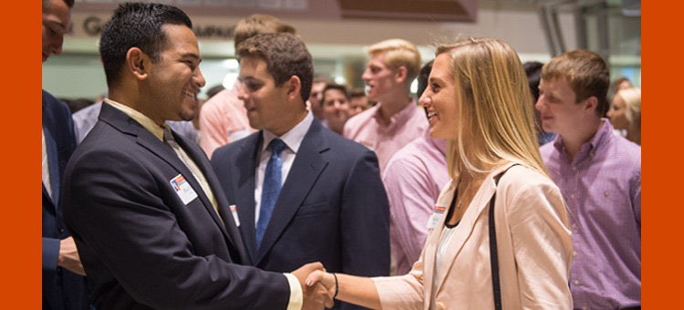 SUAlums's tweet photo. Recognizing the importance of offering lifelong learning opportunities to its alumni, @SyracuseU's Office of Alumni Engagement is expanding the toolbox of resources available to help you advance your career! https://t.co/tApzm7r2lp https://t.co/HL8x0guDpb