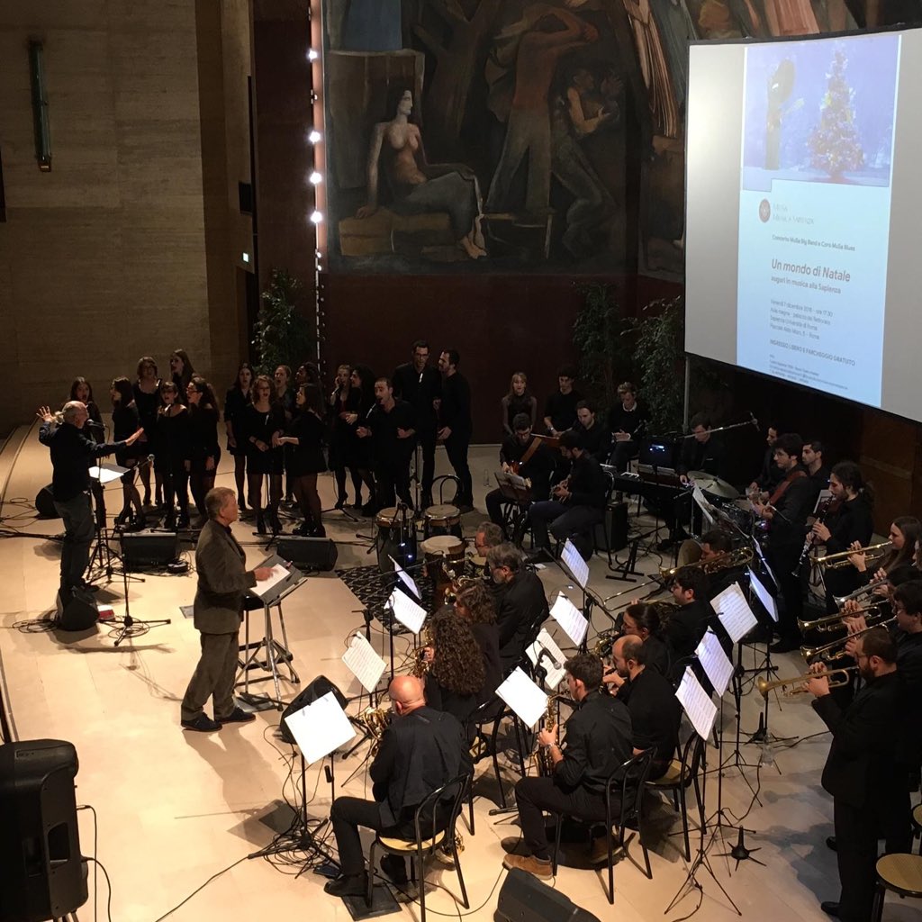 SapienzaRoma's tweet photo. #now: 'Un mondo di Natale', concerto di #Natale di #MusaBigBand e del coro #MuSaBlues per la comunità universitaria e cittadina (ora, Rettorato) #musicaSapienza https://t.co/KKdx7VfKhX
