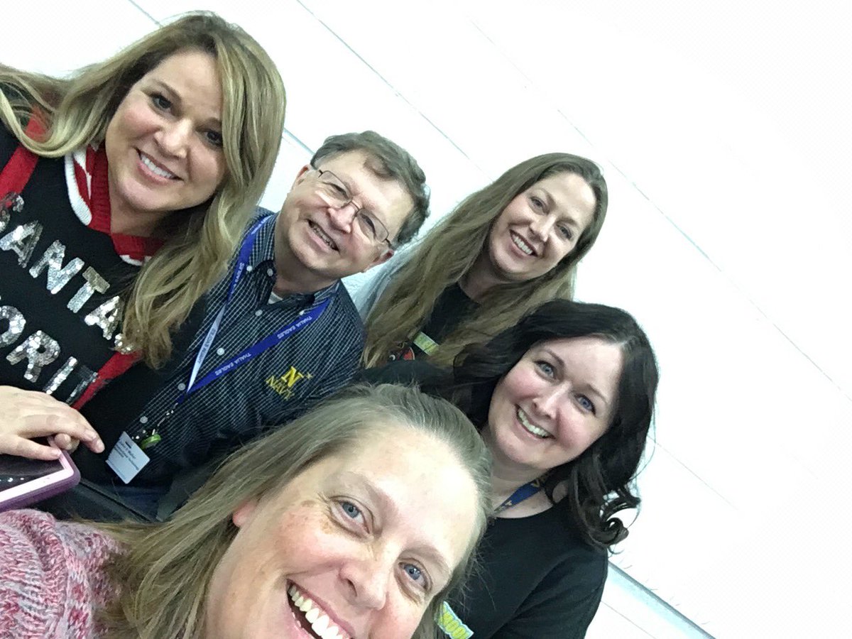 CarovaTeach's tweet photo. ITS/LMS meeting. Catching up with former Thalia teachers! #vbits #vblib @Thalia_Ele @ITSMalibuSurfer @vabits @rbmartinette @TaniaVadalaNBCT https://t.co/SEHLBO9uVF