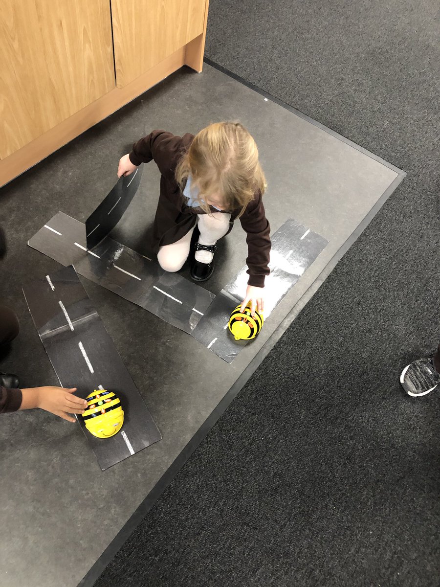 MrsMacdonald_'s tweet photo. Learning experiences #pupilchoice #learningzones @StBlanesGCC https://t.co/xBzX5wlgGi