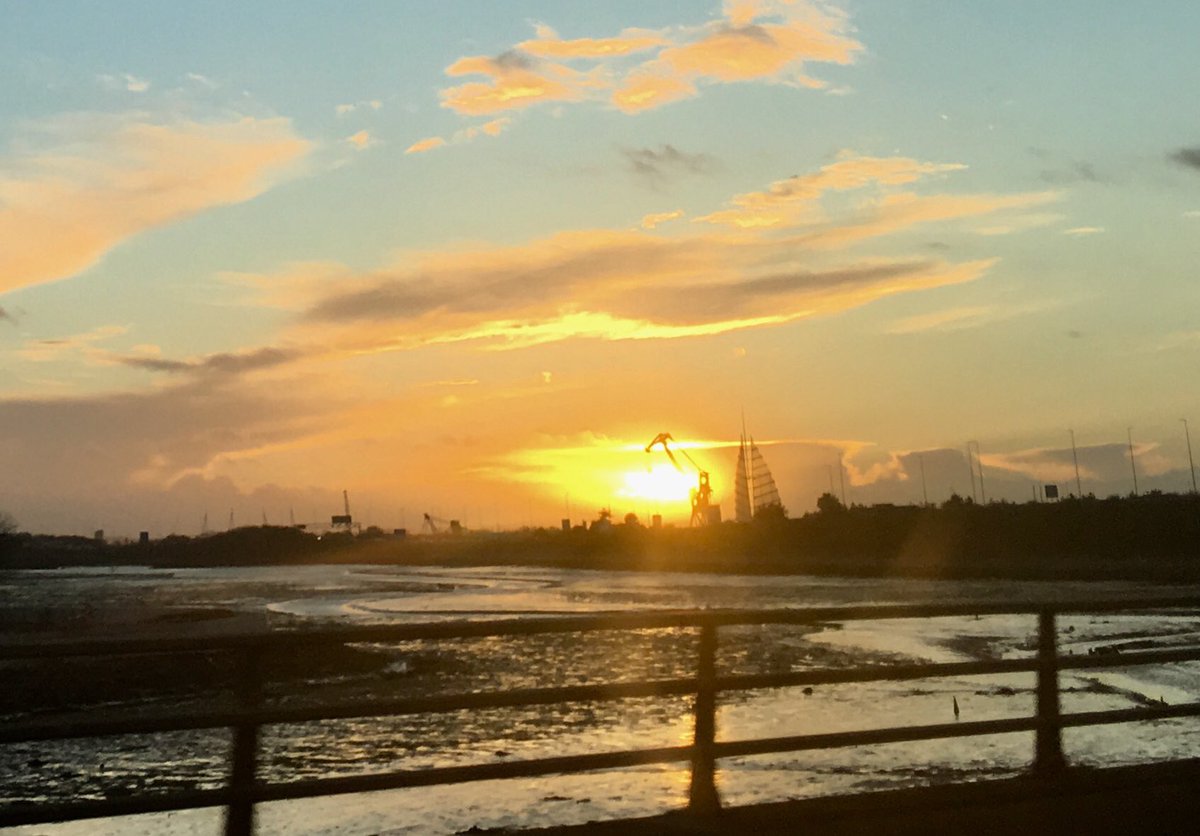 Portsmouth Sunset...
From the Mainland
The only Island City in the UK.
#PortseaIsland #birthplace of #CharlesDickens #IsambardKingdomBrunel #PeterSellers
 #InternationalPort