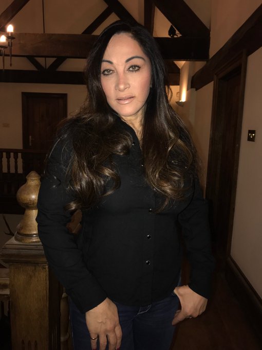 Off out tonight xxx https://t.co/EflgWKgus9