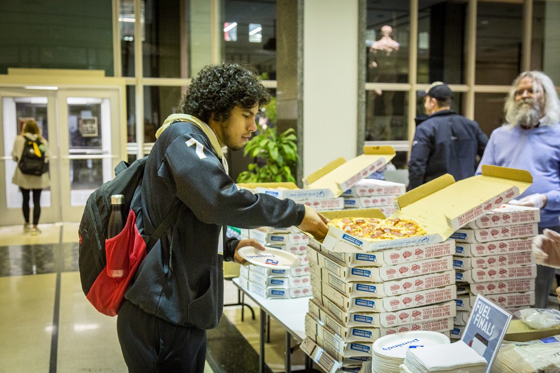 EmpowerTTUS's tweet photo. Did you support #FuelforFinals on #GivingTECHTuesday??
@TexasTechLib held it's first ever finals pizza night because of your generous gift! These hungry students appreciated it! #EmpowerTTUS https://t.co/k62To7cEz2