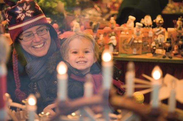 HelderseVallei's tweet photo. Nog maar 1 week... en dan is de Kerstmarkt bij De Helderse Vallei! Naast de marktkramen en activiteiten zijn er ook diverse optredens! Kijk hier voor het programma: https://t.co/Bj9p3KJ0q2 https://t.co/y9YLf5k8Xq