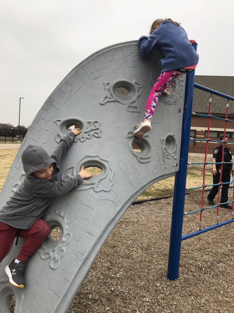 AspenEibertDCE's tweet photo. Thank you @RaeFreeman728 for giving us courage to try new things! We love when you come visit us! @CoppellPolice @DCEtrailblazers #CISDourstory #cisdkinder https://t.co/dAJe76uGOv