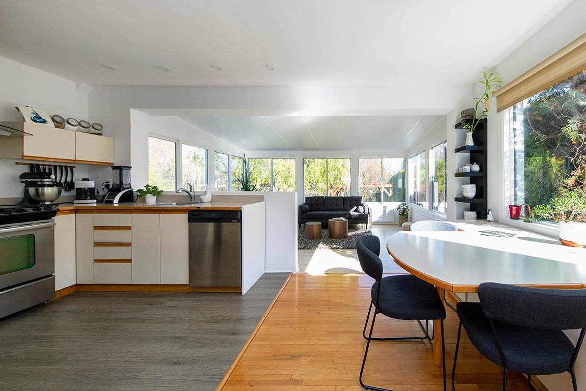 LS_Sunrooms's tweet image. Open up your home with a LivingSpace sunroom addition. Schedule a design consultation with one of our Premier Partners at livingspacesunrooms.com/request-a-quot…