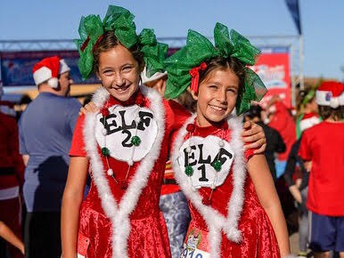 TGIF! Here's some cute elves that were in our costume contest this year. Tag us in you photos so we can see more of your festive costumes from the race!
#runforaclaus #smilesformiles #elves #festivefun #funrun #kidsrun #happyholidays  #runhappy #runitfast #ridethewave #runoc