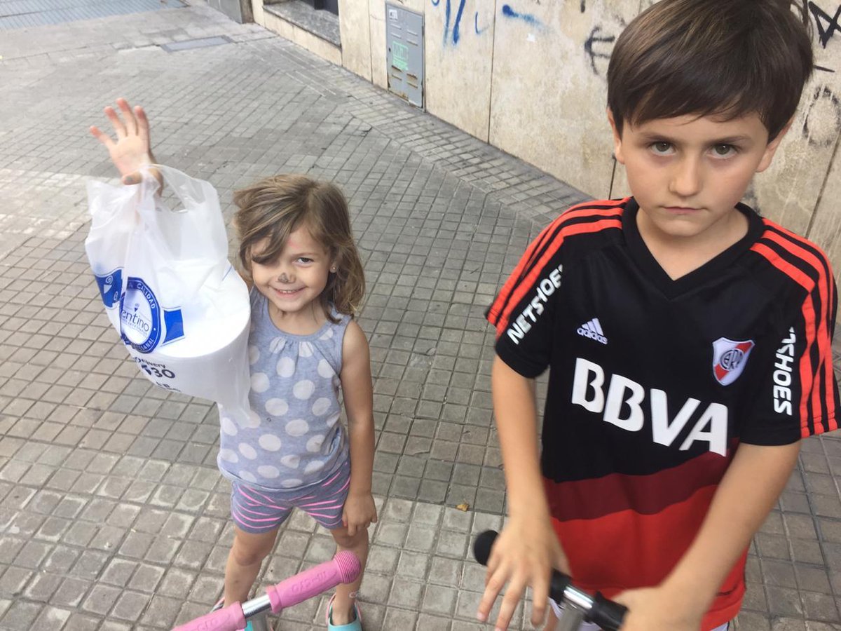 sportmusicok's tweet photo. #SORTEO | Hoy podes ganarte dos kilos de helado Trentino, como lo hicieron Jessica y Celina la semana pasada. Para participar, solo tenes que hacer RT a este tweet, mencionar los últimos 3 números de tu DNI y seguirnos. A las 17:05 anunciamos el/la ganador/a. https://t.co/AEs9h8amXU