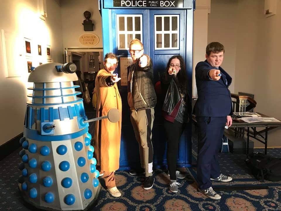 allons_ycosplay's tweet photo. The Children of Time 
TARDIS/Dalek : @who4hire 
#whovian #cosplaying #cosplay #cosplayer 
 #doctorwhocosplay  #davidtennantcosplayer #tenthdoctorcosplay #davidtennantcosplay #davidtennantlookalike #davidtennant #tenthdoctor #cosplayers #DoctorWho #blackburncomiccon #tardis #dalek https://t.co/MZJl5GjDas