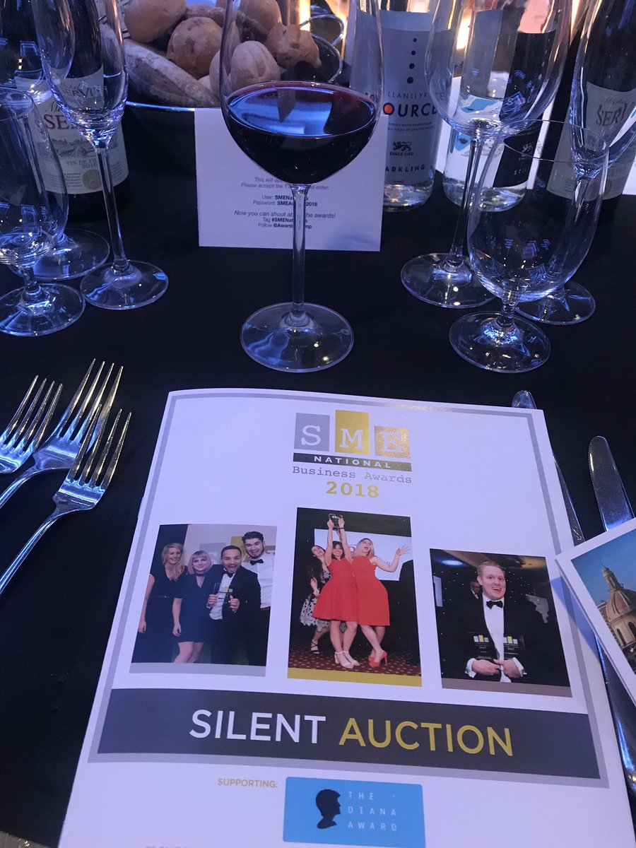 We’re here!!! Wish us luck 🤞🏻⭐️ #SMENationals #puboftheyear @awardschamp #exciting #wembley #teamkeys