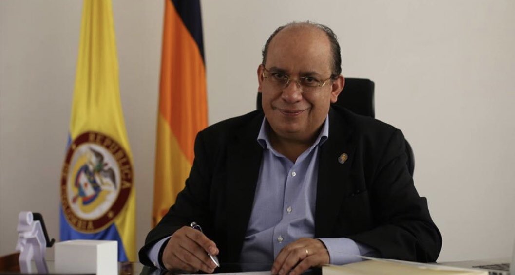 “Más UNAD, más país”: Jaime Alberto Leal Afanador es reelegido rector de la UNAD para el período 2019-2023.
➡Leer más: bit.ly/2QIyYj2
<a href="/JaimeLeal_/">Jaime Leal Afanador</a>