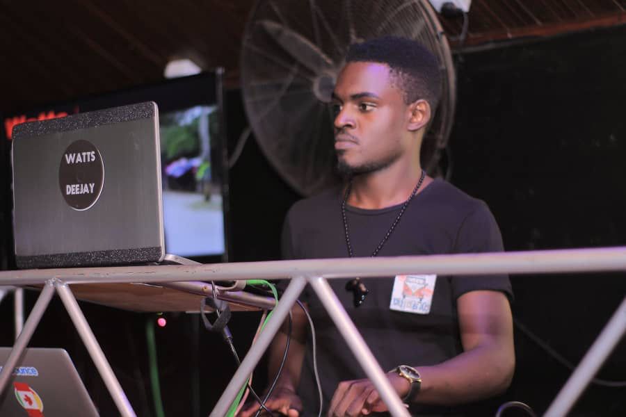 ZimbaliLounge's tweet photo. @wattsugie was killing it on the 1s and 2s earlier. @Djcross256 on the party cockpit now.
#UltraNight https://t.co/frTELRIdah