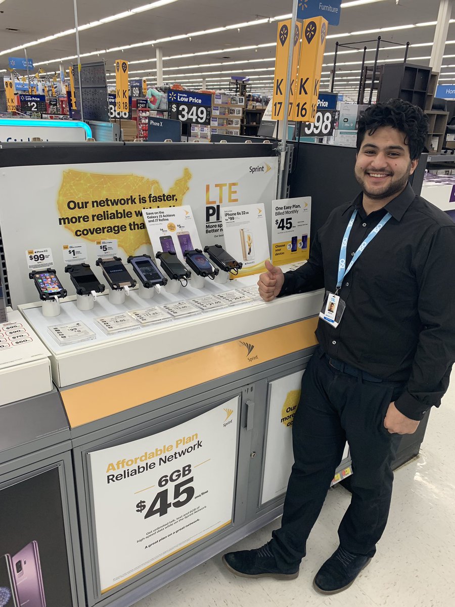 Making it happen here in Biddeford Maine Walmart. One new Sprint line so far! <a href="/l_kobilarcsik/">Sandra Kobilarcsik</a> <a href="/RaymondKrozak/">J Raymond Krozak</a>