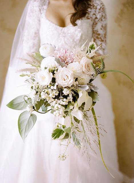 #FlowerOfTheWeek: Snowberries. #FlowerFriday