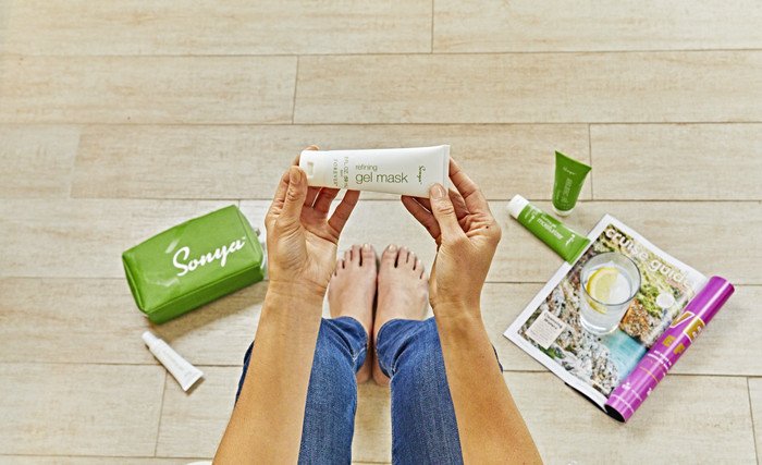 Need something to balance combination skin?
 Our Sonya Refining Gel Mask will control oil and the aloe ingredients provide moisture where your skin really needs it.