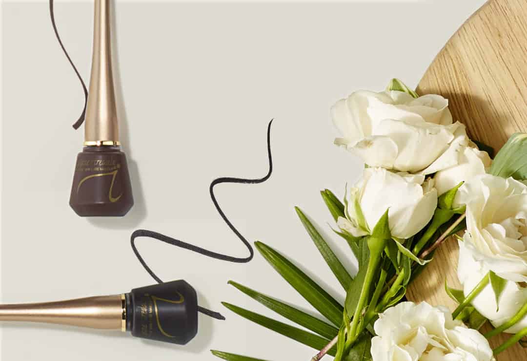 AnneRobertsMD's tweet photo. This week's #FridayFavorite is the #JaneIredale Liquid Eyeliner in Black! This product is properly applied with our Bent Eyeliner Brush. With these two under your belt, applying the perfect winged liner for those holiday parties will be a snap. #HolidayswithAnnewithanEMD https://t.co/5WI7gBBxlM