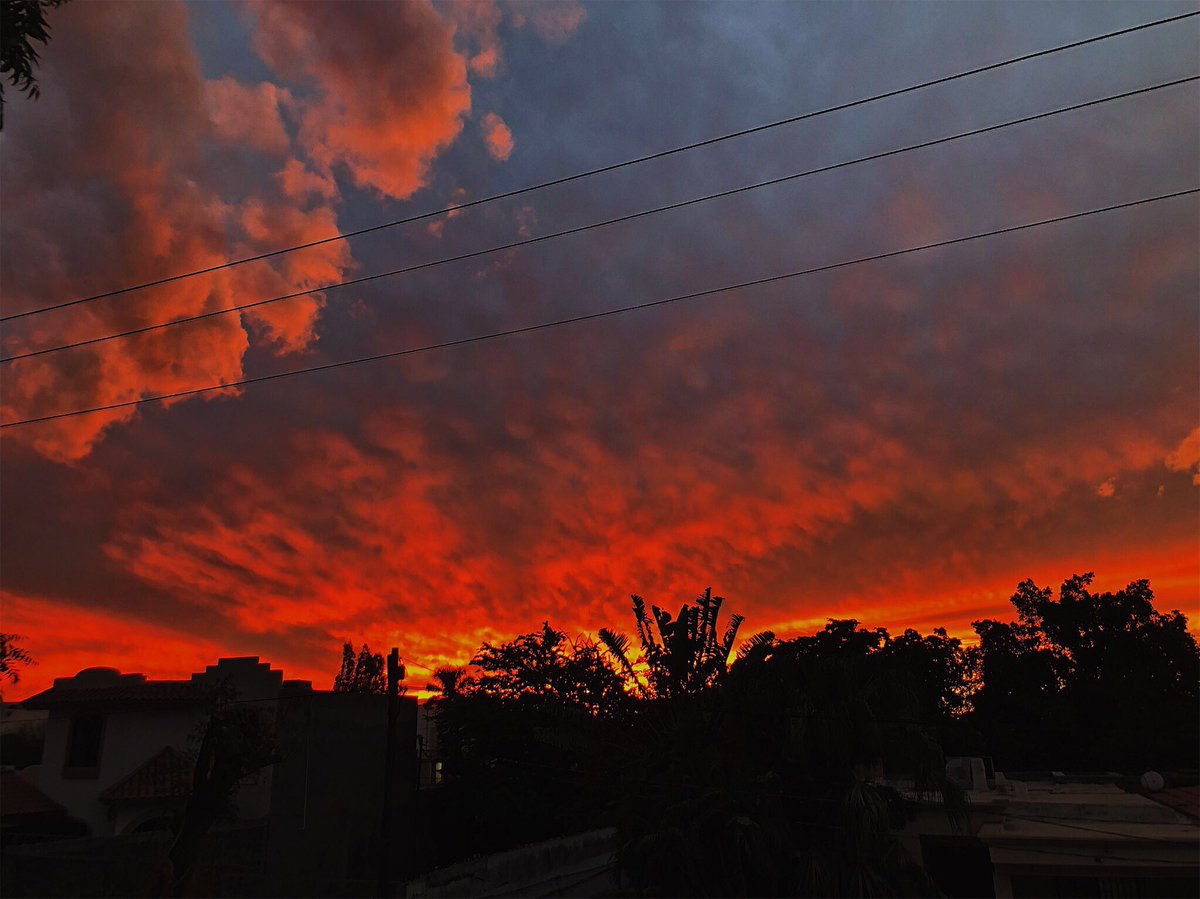 elsamariars's tweet photo. Para los que se perdieron el atardecer de ayer😍 https://t.co/R0CKnV2wMO