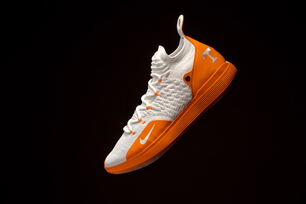 tennessee basketball shoes