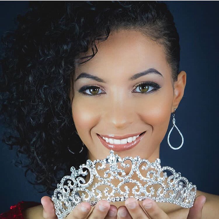 MissPicardieOff's tweet photo. Le regard de notre sublime @AssiaKerim qui en dit long... L’élection @MissFrance bientôt sur @TF1 ! 👸🏻✨👑

📸 Ludo C-Moi
💇🏻‍♀️ Lucie Rebouco
💄 Alfassia Beautyy
💍 Victoria Bijoux 
👑 Julien d'Orcel

#AssiaKerim #MissFrance #MissPicardie #MissFrance2019 #MissPicardie2018 https://t.co/7Wk9yWB9Y2