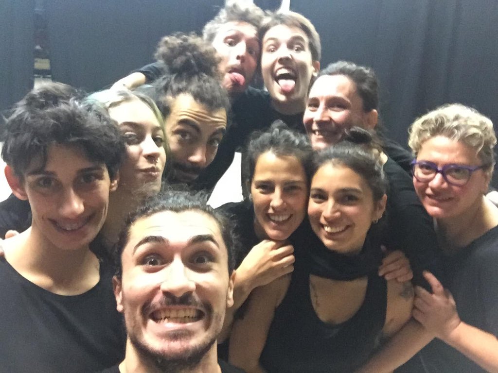 #suzuki con Diana Bernedo un curso genial. Siempre aprendiendo y creciendo. El #teatro la #creatividad mejora el mundo. Gracias elenco por ese superarse.<a href="/marugarciaochoa/">maru</a>