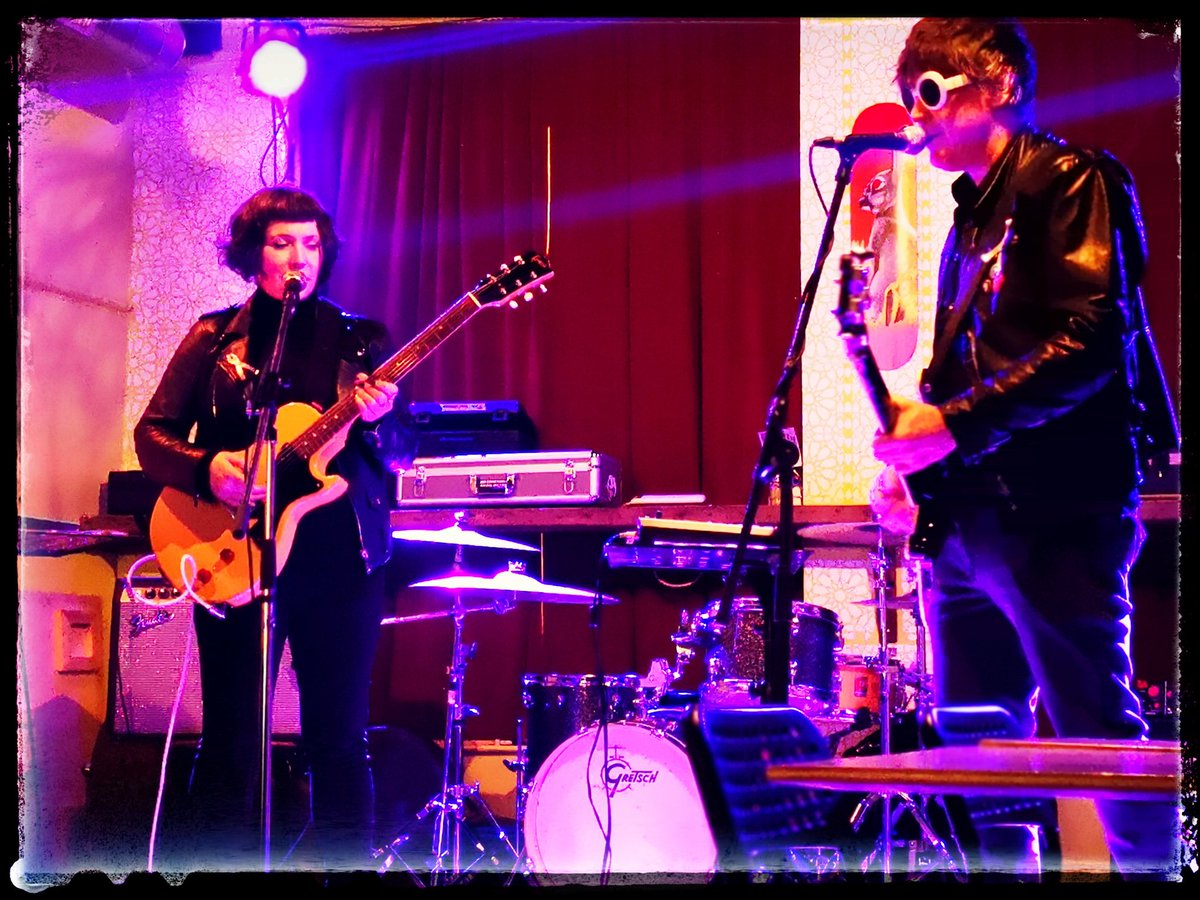 podeas's tweet image. The enchantment of @ExpandaFuzz , last night at Pressed.  You can't help but to lean into their sound..