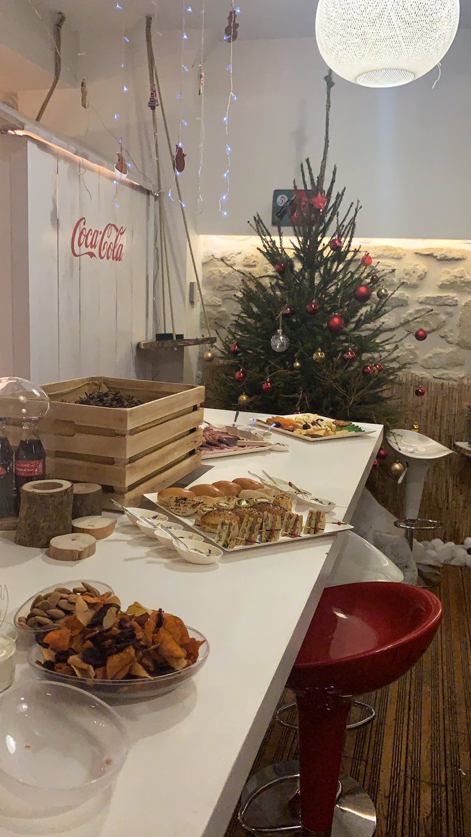 LilieNetwork's tweet photo. Cette semaine j’ai pu assister à de magnifiques événements de #Noël ✨
#BeautydayO2E
@cocacolafr
#HistoiredOr
@aufeminin
@EtatPur
Merci beaucoup d’avoir rempli mes soirées de découvertes et de tests 😍🙈
#youtubeuse #pressday #blogevent https://t.co/PDqMJNMld3