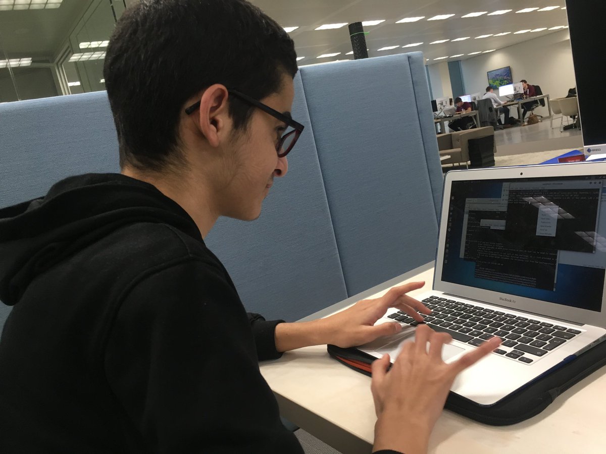 metiscoderclass's tweet image. Bilal is een leerling uit de derde klas van de #Coderclass. Hij is een ware held. Heeft drie dagen lang hackchallenges gedaan bij Deloitte en ..... met succes! Bedankt @CasvCooten voor het feit dat je dit mogelijk hebt gemaakt voor hem!