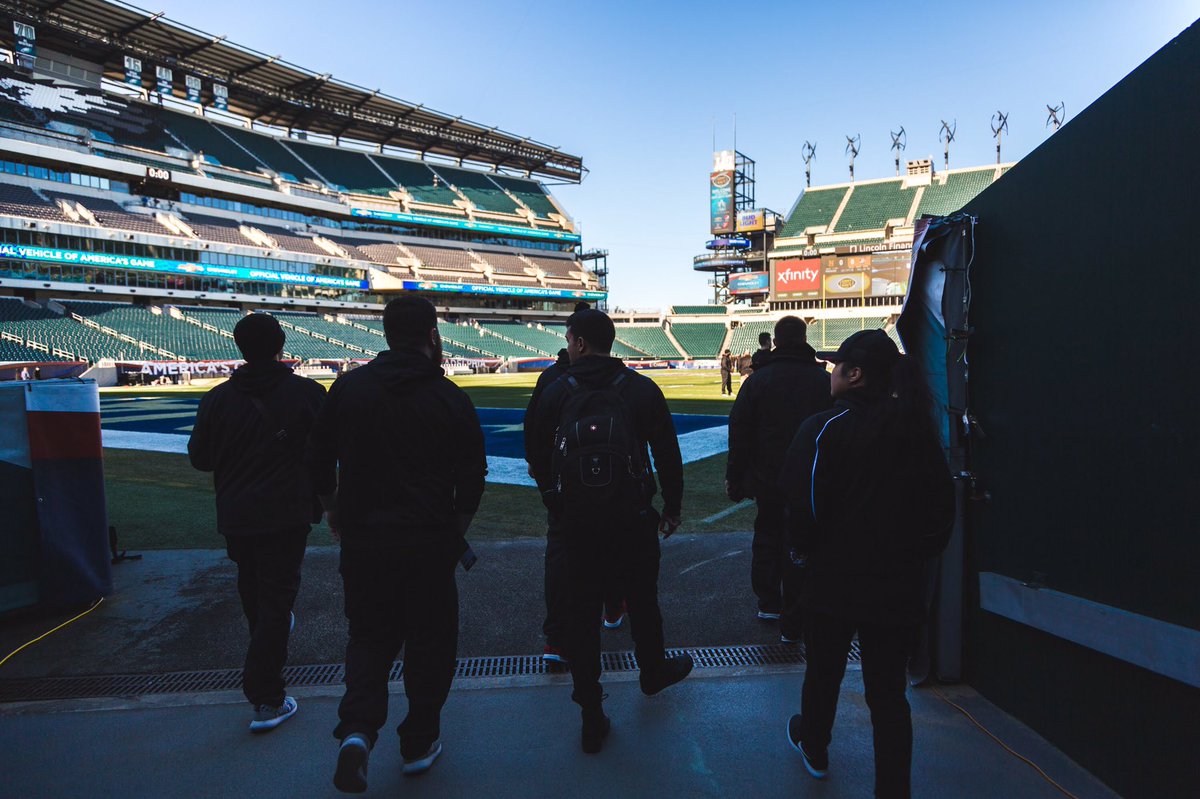 ArmyFBVideo's tweet image. Video is ready to beat Navy!