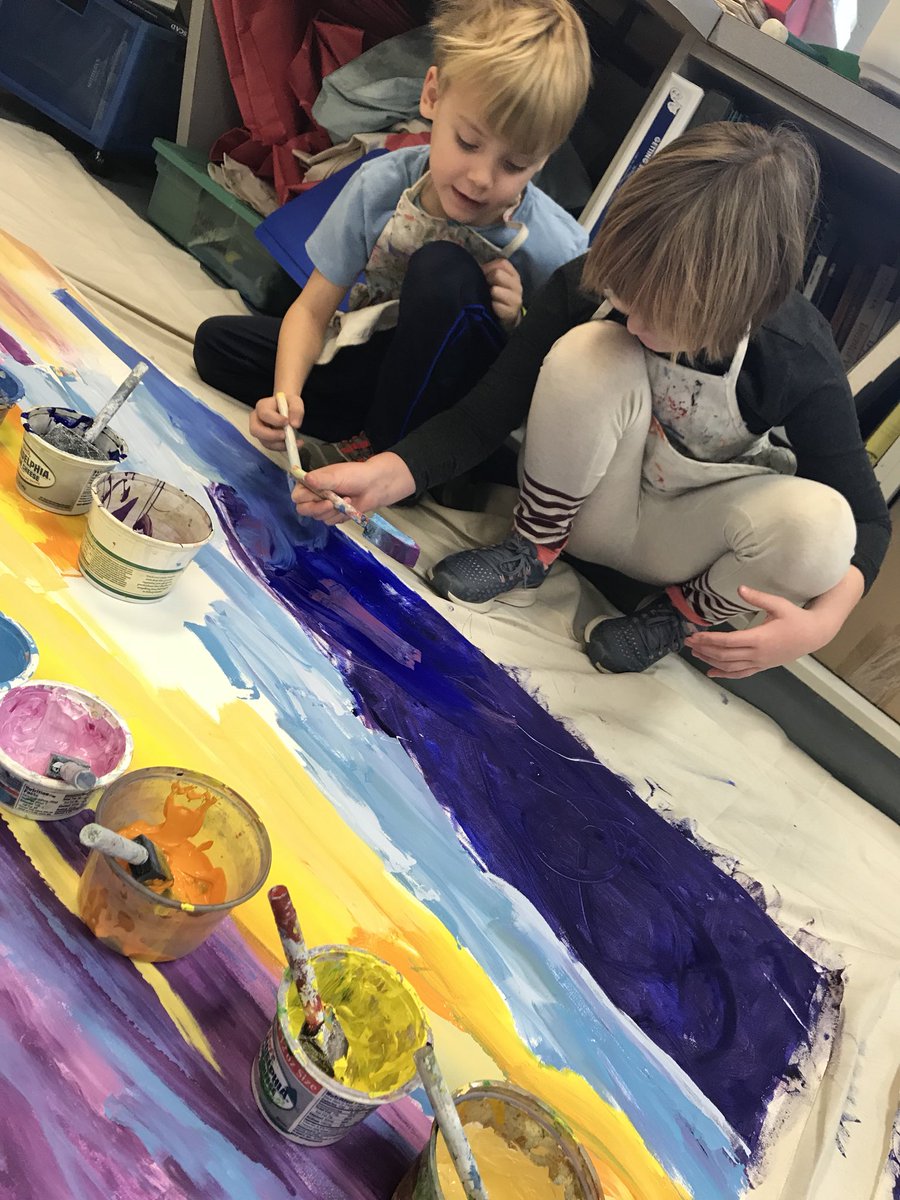 MaryKTapia's tweet photo. When you have a message to communicate it’s all hands on deck for the set! #collaboration #lyonlearning #WeAreD34 #artsed https://t.co/lMzrIUtiCO