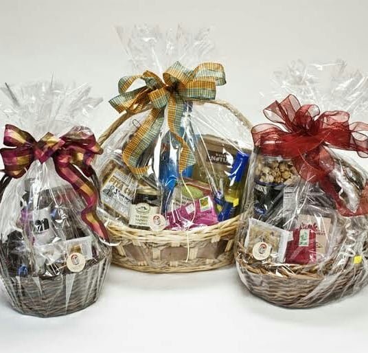 simplygiftsnig's tweet photo. What's ur budget? #gifts #hamper #xmascheers  Price range : N8,000-35,000
WhatsApp:+2348061607146 https://t.co/1IYgJBanYM