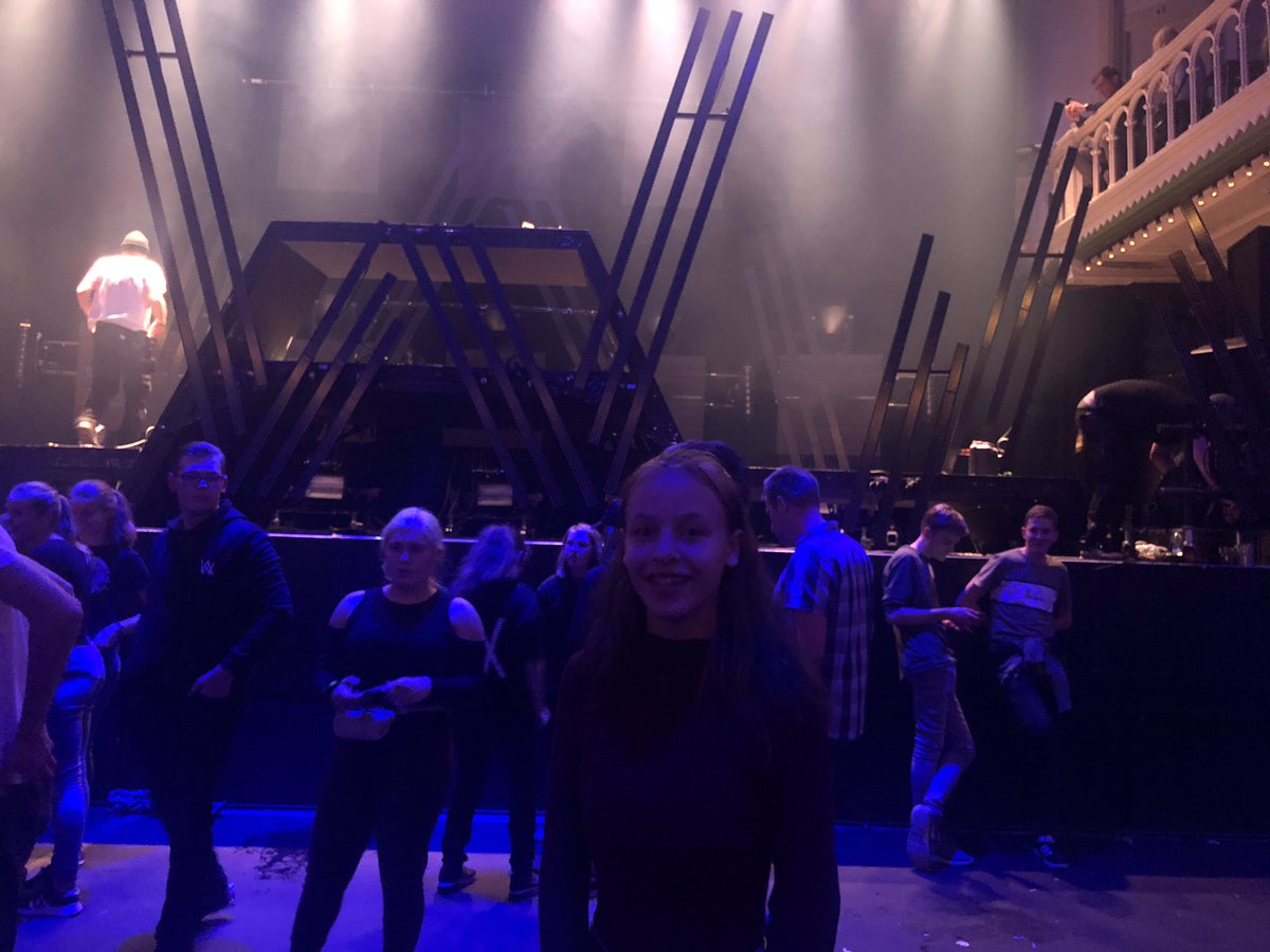 just a random persoon😍 (@5SqcondsOfLM) | Twitter