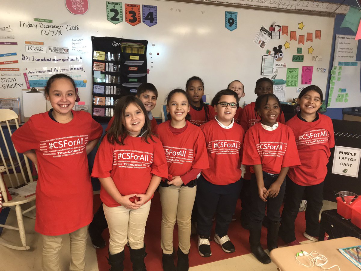 desvolney's tweet image. 3rd Graders at Almira Prek-8 Academy having a blast @google #CSFirst #CSEdWeek #E4Tech #CSforCle @CLEMetroSchools @E4Tech_Teacher